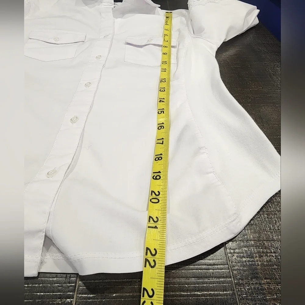 ZAC & RACHEL WHITE BUTTON-DOWN TOP - Picture 4 of 6